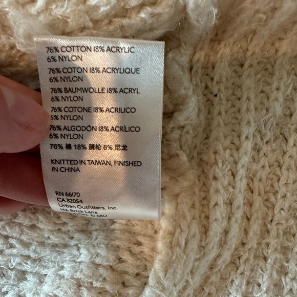 PILCRO Overside Cozy Sweater - Picture 5 of 6